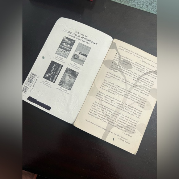 Speak Paperback Book By Laurie Halse Anderson - Picture 2 of 5